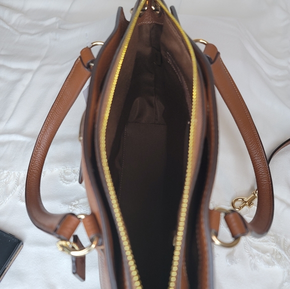 Coach leather cross body bag. - Picture 6 of 12